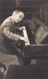 O menino que sonhou correr a São Silvestre, fotografado por seu pai em 1948. Clique para ampliar.